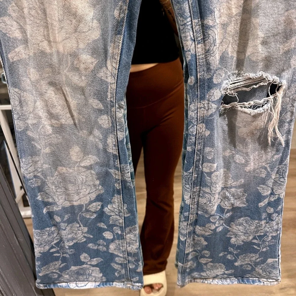 Vintage Floral Bleached Printed Flared Jeans Distressed Boho Festival 26 - Picture 4 of 8